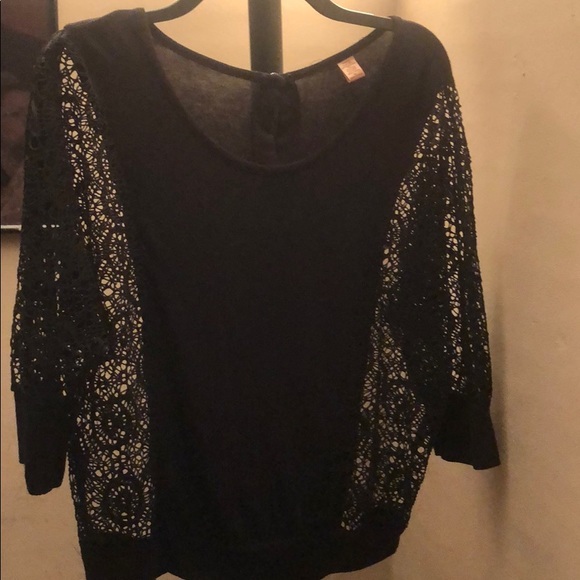 Tops - Black top